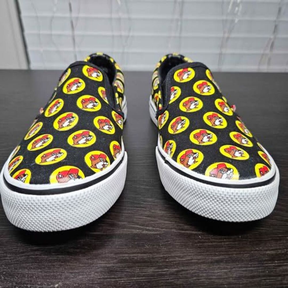 Buc-ee’s Slip On Shoes All Over Beaver Logo Women’s 7 Youth 5 Like New - Picture 5 of 10